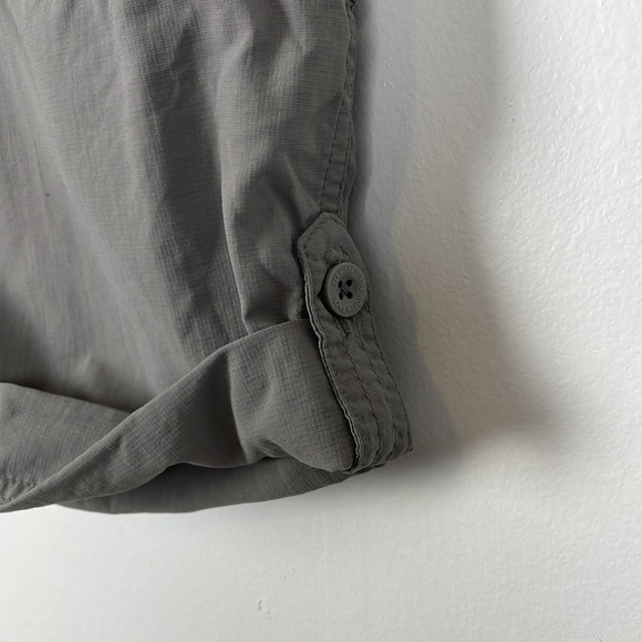 The North Face women's gray 4 pocket drawstring waist roll hem shorts Size 12 - Picture 3 of 9